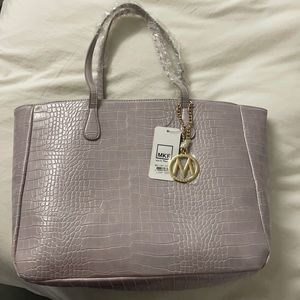Brand new shoulder bag